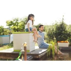 PLASTIKEN Coffre Cadenassable Avec Roulettes - 190 L - Fonctionnel Et Esthétique - Beige Et Pistache -Mobilier De Jardin Soldes plastiken coffre cadenassable avec roulettes 190 l fonctionnel et esthetique beige et pistache 8412524441146 1011852